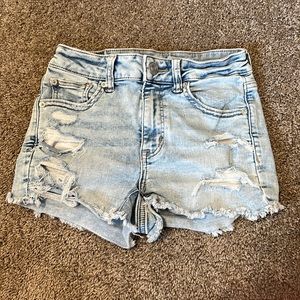 American Eagle light blue wash jean short, size 2